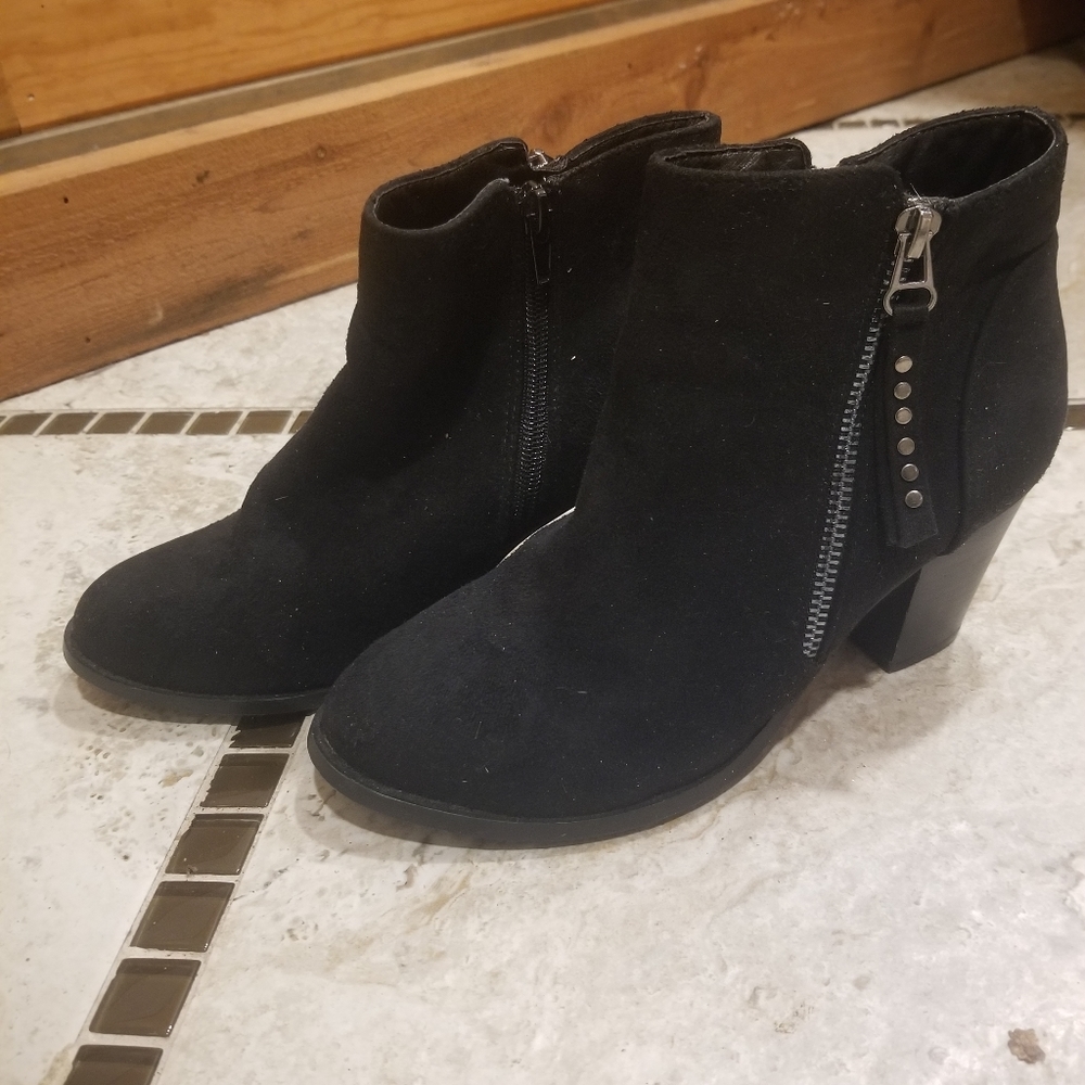 Charles Albert EUC heeled boots size 7